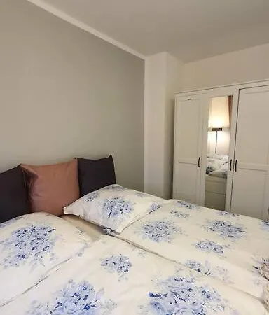 Zentral Gelegene, Ruhige 1 Am Park - Self Check In דירה קיל